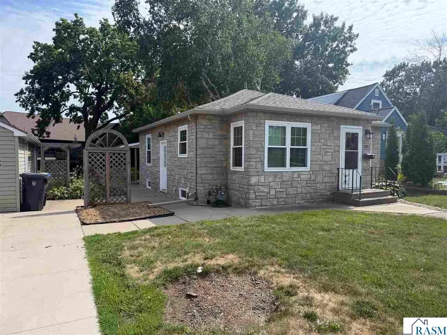 1219 E Main Street, Mankato, MN 56001 - #2