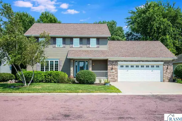 47 Eagle Ridge Trail, North Mankato, MN 56003