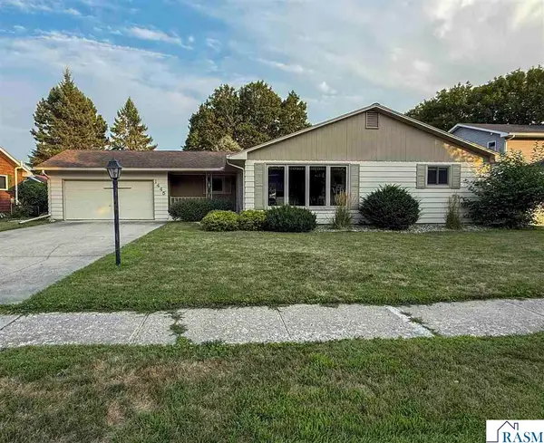 1445 Hilltop Street, New Ulm, MN 56073