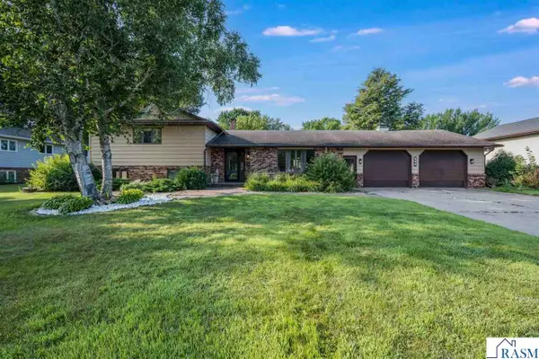 702 SW 8th Street, Wells, MN 56097
