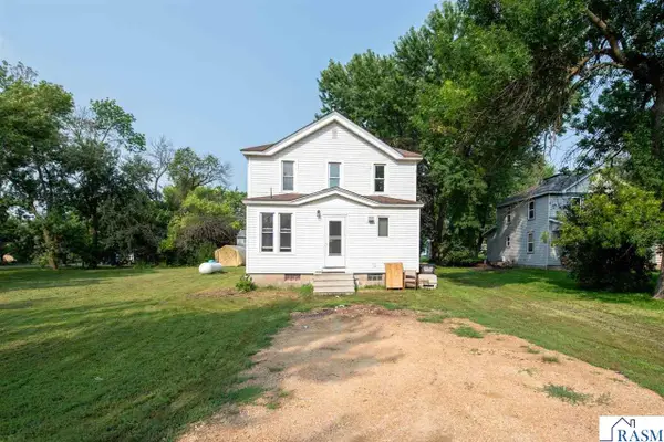 318 2nd Avenue, Pemberton, MN 56078