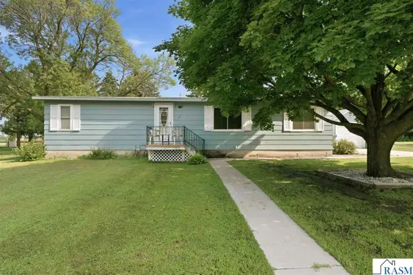 419 3rd Ave NW, Winnebago, MN 56098