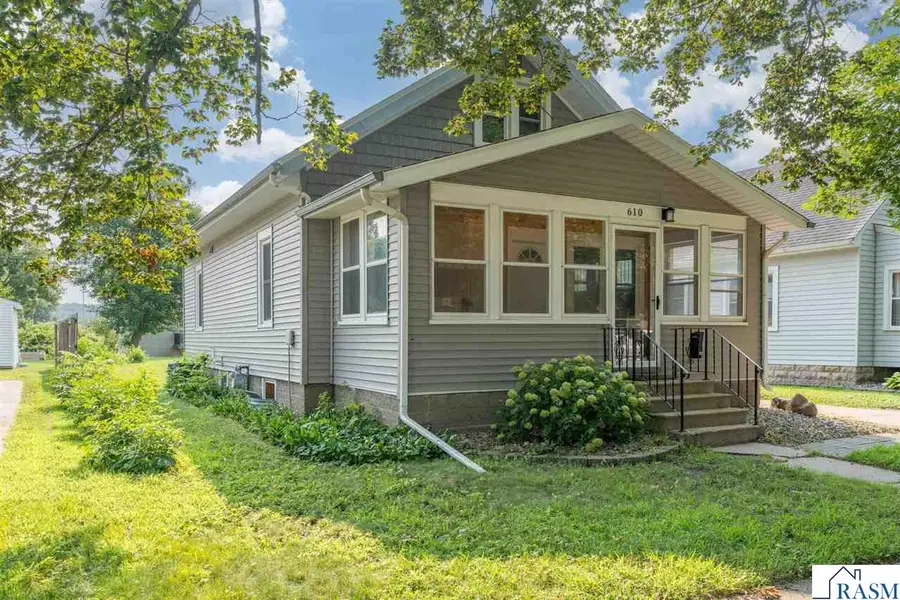 610 Lyndale Street, North Mankato, MN 56003 - #2
