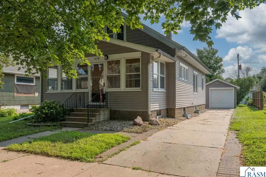 610 Lyndale Street, North Mankato, MN 56003 - #3