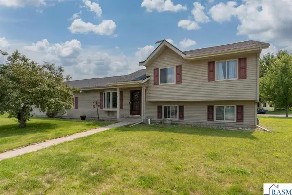 1114 Engesser Lane, St. Peter, MN 56082