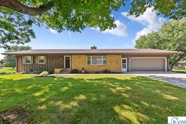 127 Woodcrest Terrace, Le Sueur, MN 56058