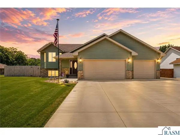 895 NE Lee Street, Owatonna, MN 55060-6242