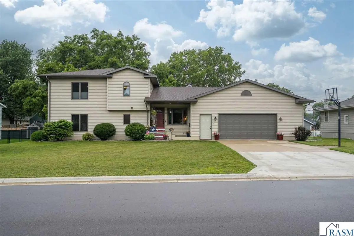 120 N Belmont Drive, Mankato, MN 56001 - #1