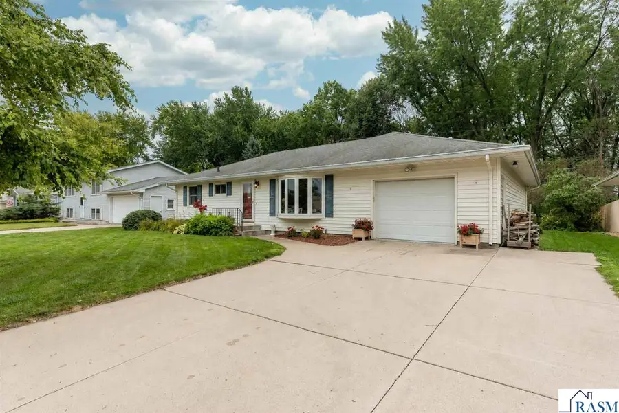 2613 E Main Street, Mankato, MN 56001 - #2