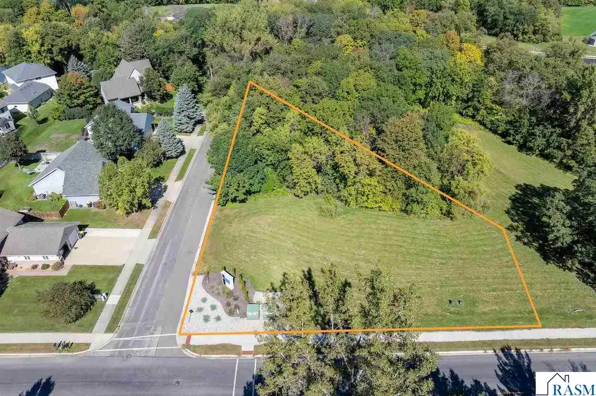 1690 Countryside Drive, North Mankato, MN 56003 - #1