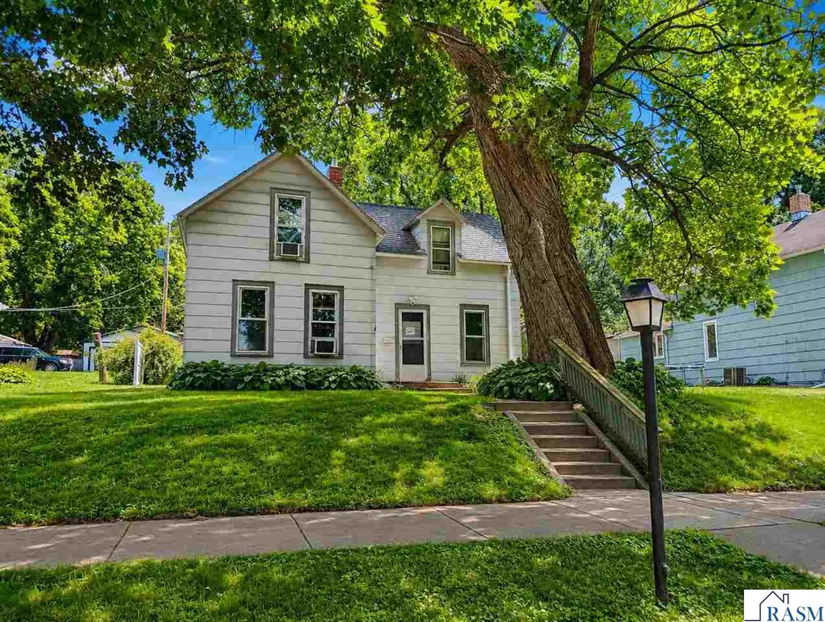 1017 N 6th Street, Mankato, MN 56001 - #1