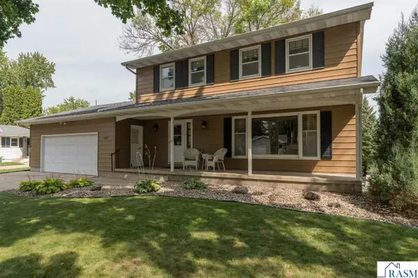 137 Marabou Drive, Mankato, MN 56001