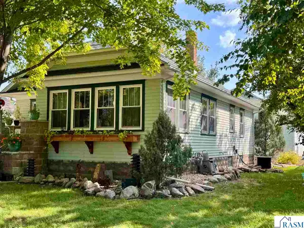 210 W Elm Street, St. Peter, MN 56082