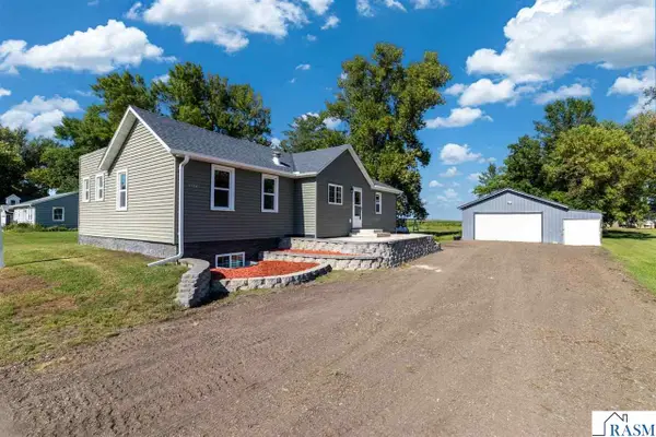37524 County Road 15, St. Peter, MN 56082
