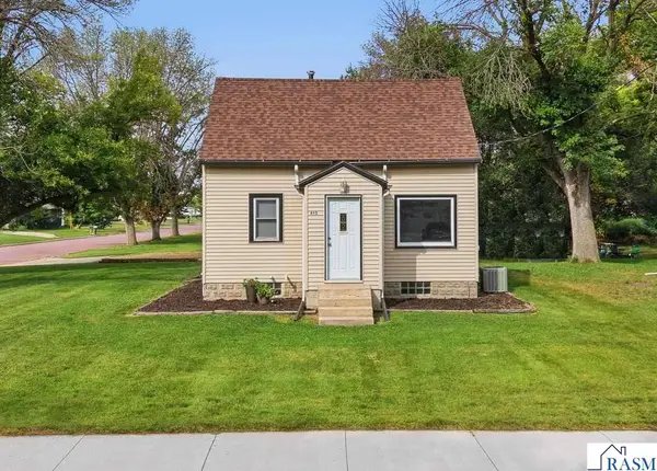 412 S Central Avenue, Mapleton, MN 56065