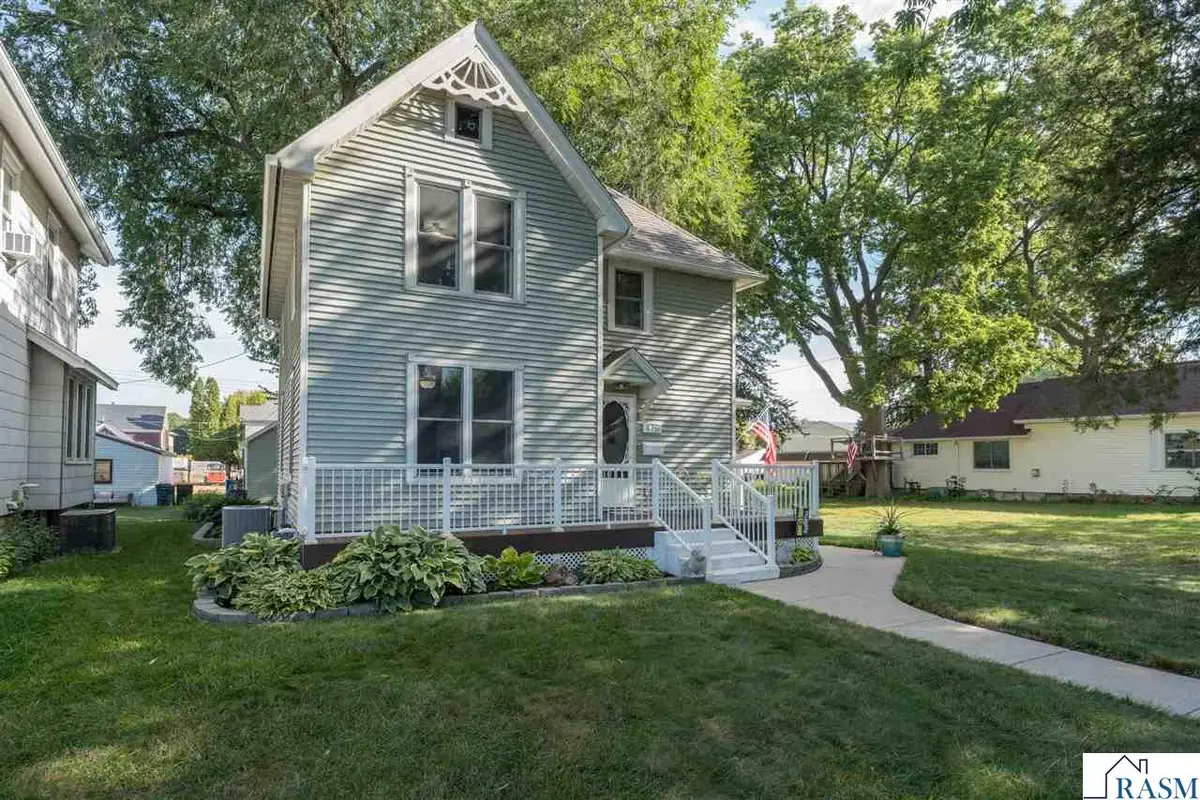 426 Nicollet Ave, North Mankato, MN 56003 - #1