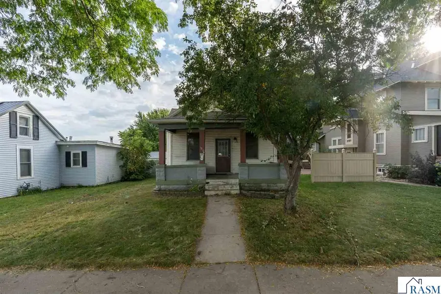 326 W Grace Street, Saint Peter, MN 56082 - #2