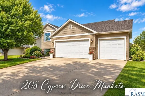 208 Cypress Drive, Mankato, MN 56001