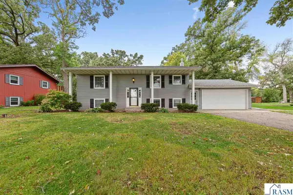 40499 520th Street, North Mankato, MN 56003