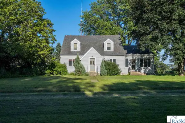 48751 190th Street, Lake Crystal, MN 56055