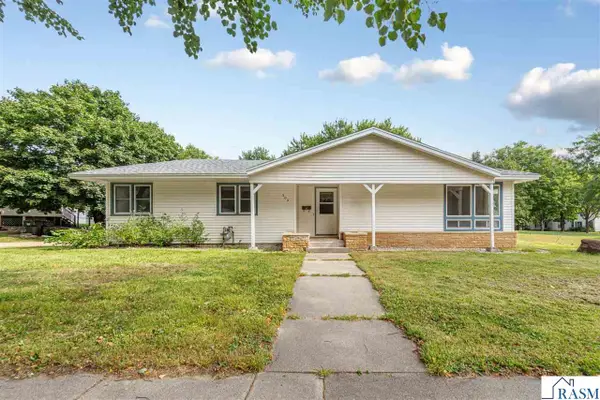 509 W College Ave, St. Peter, MN 56082