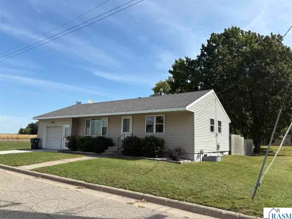 105 6th Street, Cleveland, MN 56017