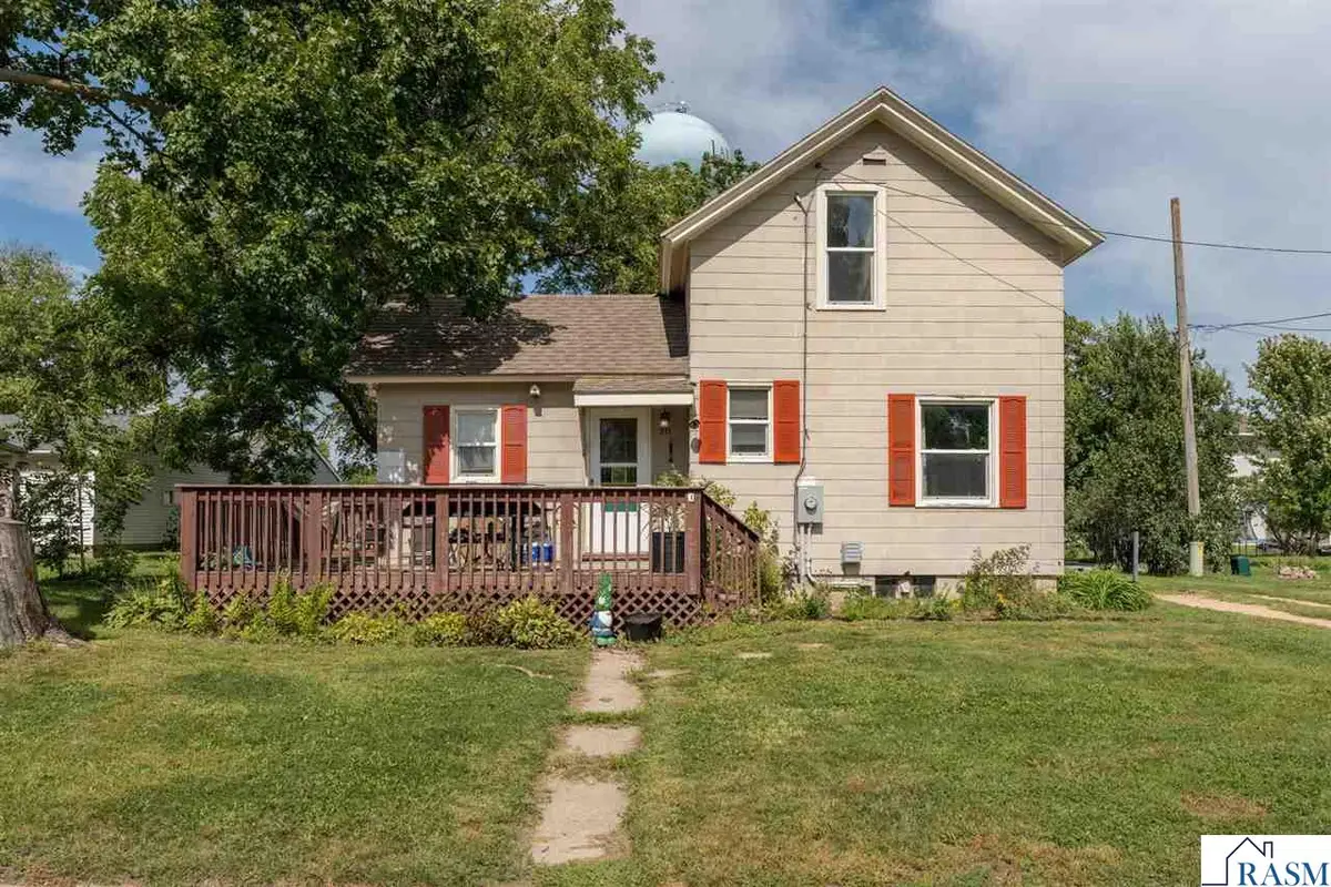 211 W Blue Earth Street, Lake Crystal, MN 56055 - #1