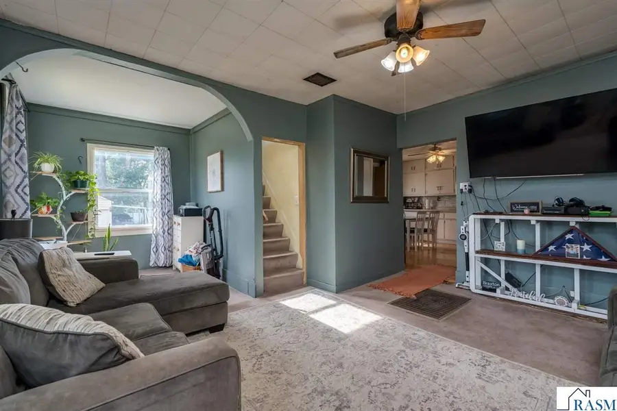 211 W Blue Earth Street, Lake Crystal, MN 56055 - #2