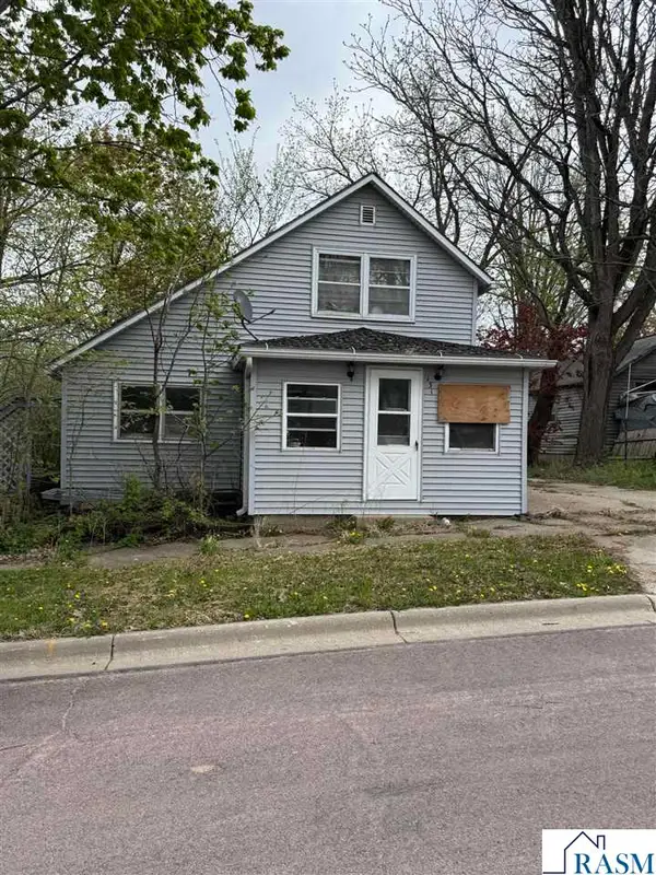131 N Houk, Good Thunder, MN 56001