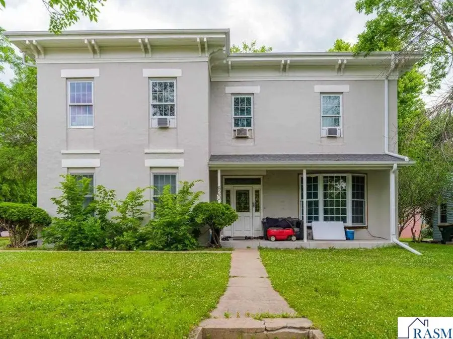 820 S Minnesota Avenue, Saint Peter, MN 56082 - #2