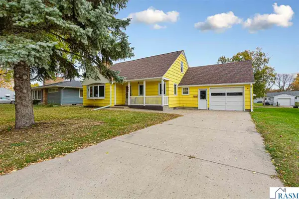 303 S Main Street, Winthrop, MN 55396