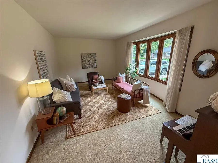 1422 Southridge Road, New Ulm, MN 56073 - #3