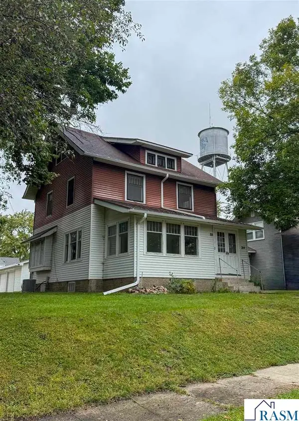 214 Broadway, Hanska, MN 56041