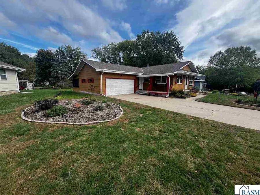 1029 Willow Drive, Saint Peter, MN 56082 - #2