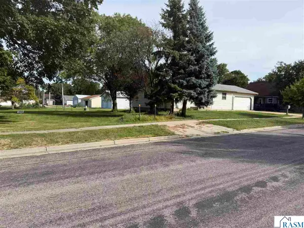 1218 N 2nd Street, New Ulm, MN 56073