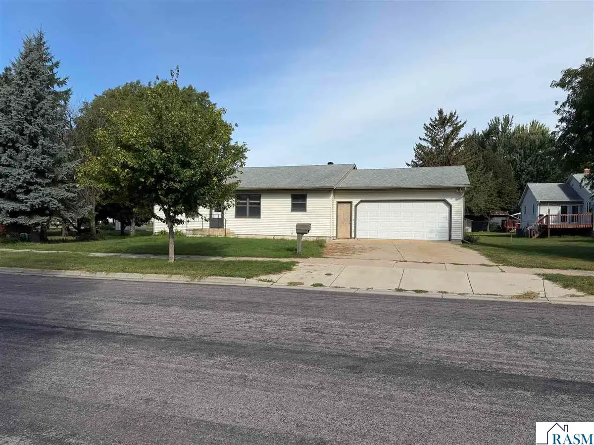 1212 N 2nd Street, New Ulm, MN 56073 - #1