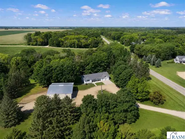 58691 185th, Mankato, MN 56001