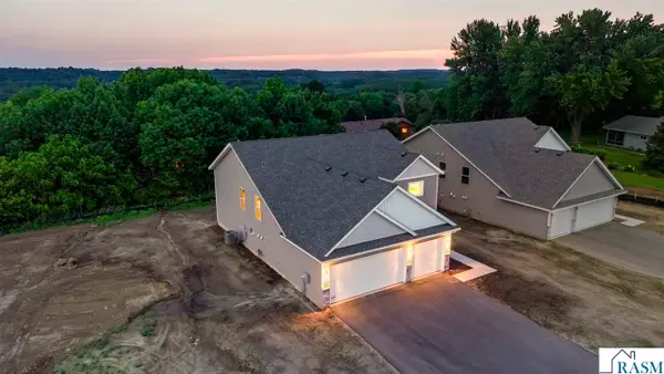 2257 Fairbanks Drive, North Mankato, MN 56003