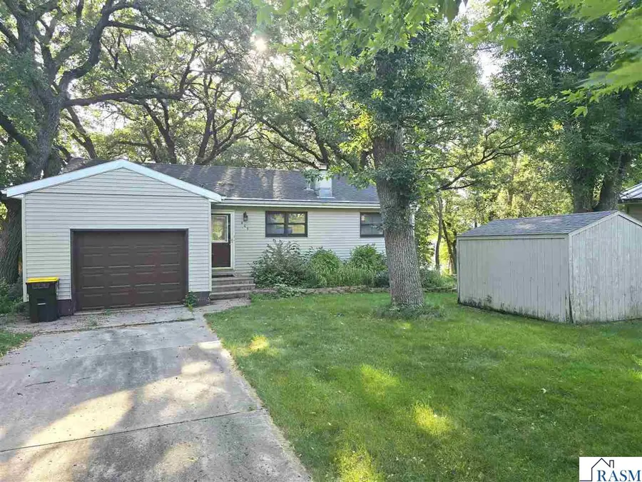 409 W Amber Lake Drive, Fairmont, MN 56031 - #2