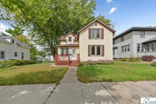 1526 N 4th Street, Mankato, MN 56001-3210