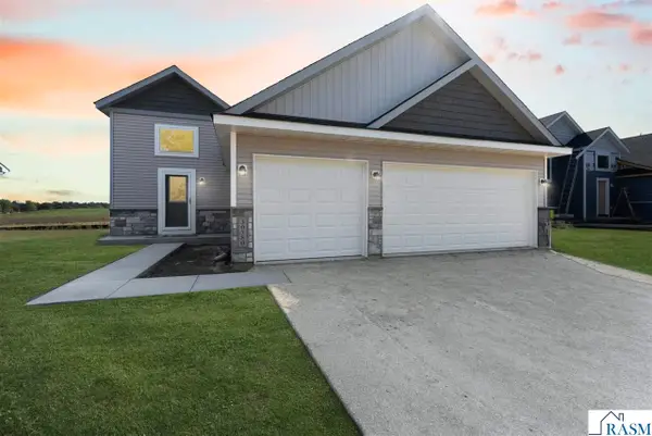 2025 Aster Lane, Mankato, MN 56001
