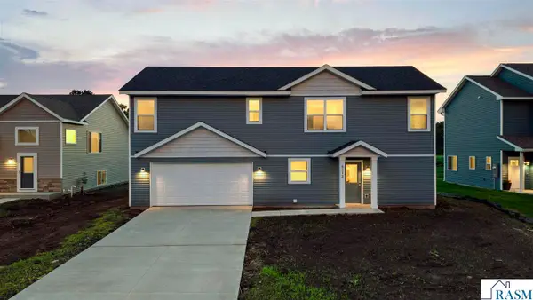 2021 Aster Lane, Mankato, MN 56001