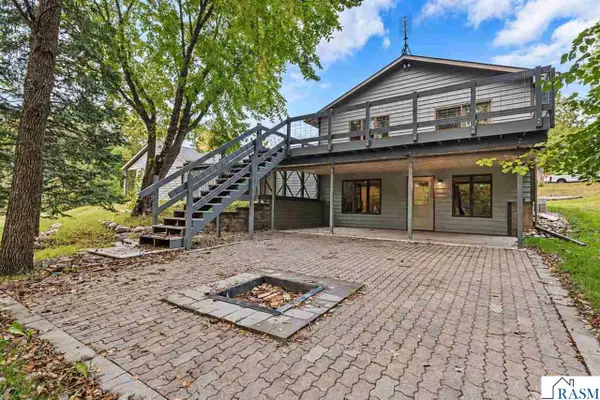 61785 Sunset Lane, New Ulm, MN 56073