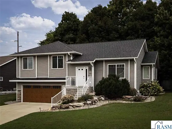 304 Tanager Road, Mankato, MN 56001