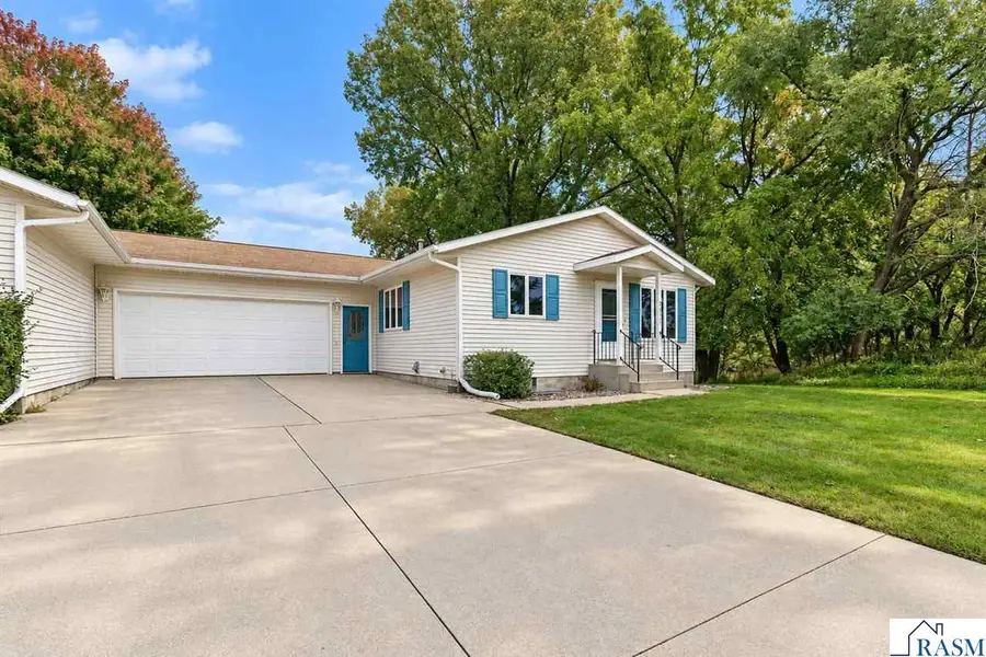 1327 S German Street, New Ulm, MN 56073 - #2