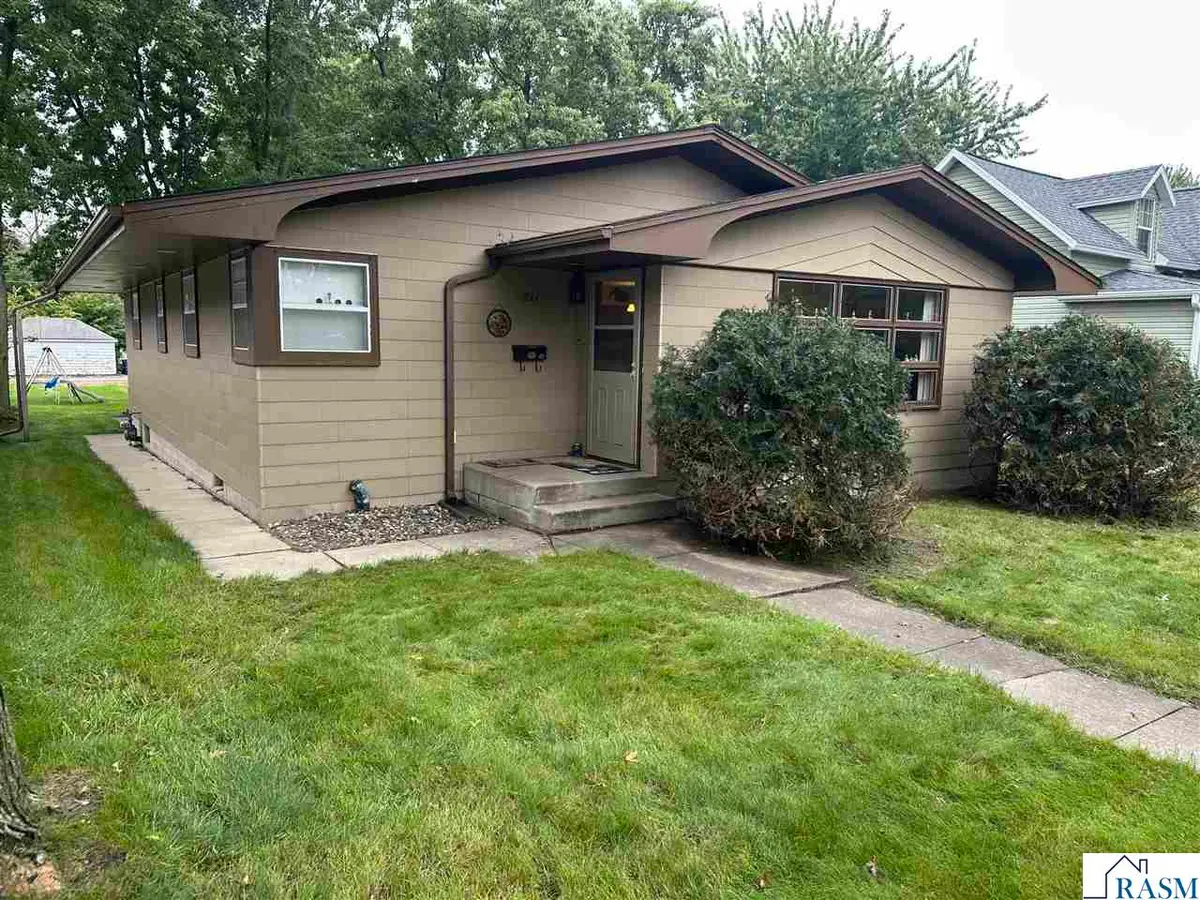 211 N Washington Street, New Ulm, MN 56073 - #1