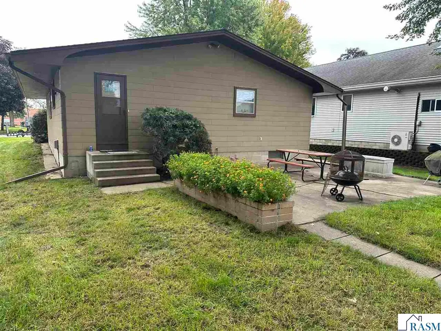 211 N Washington Street, New Ulm, MN 56073 - #2