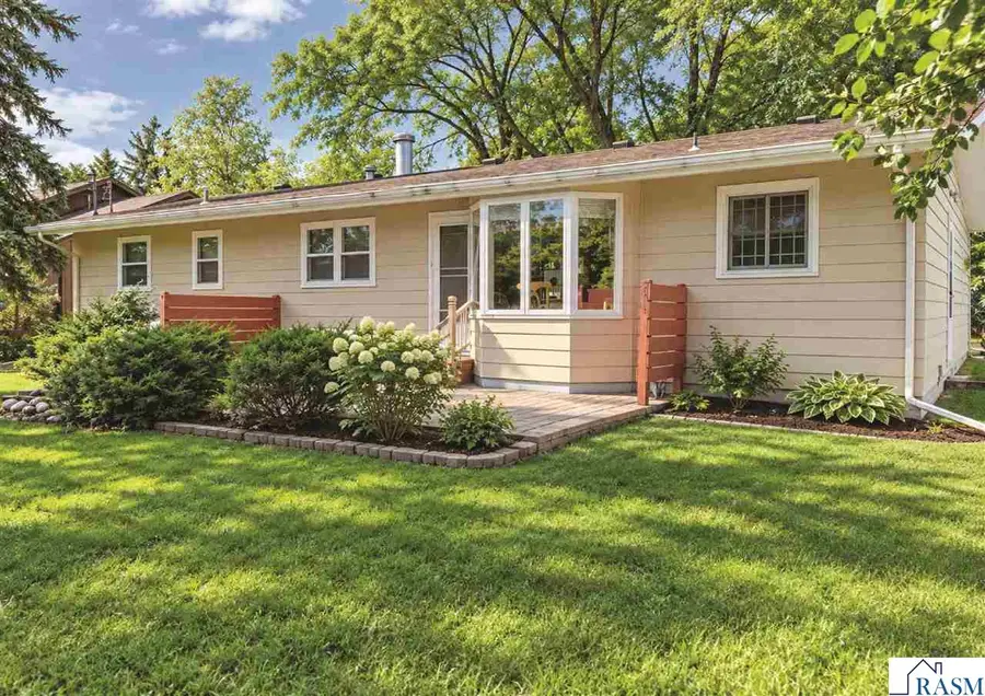 130 Eastwood Dr, Mankato, MN 56001 - #3