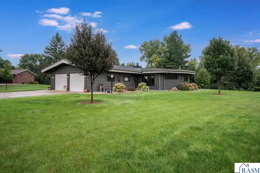 1014 Highland Drive, Blue Earth, MN 56013 - #2
