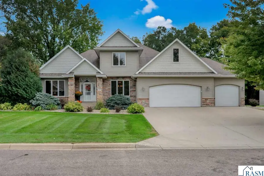 18 Newcastle Court, North Mankato, MN 56003 - #2